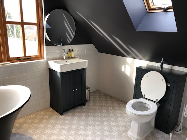 Blackmore End - One Bathroom