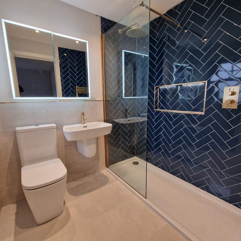 Harpenden – Brushed Brass En-Suite