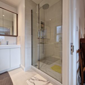glass-ensuite-modern-shower glass ensuite modern shower