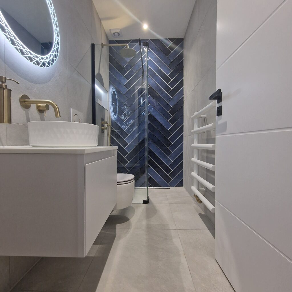 Slip End – Walk-In Shower Room